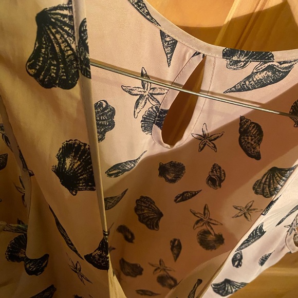 Shell Pattern Top - Picture 2 of 4